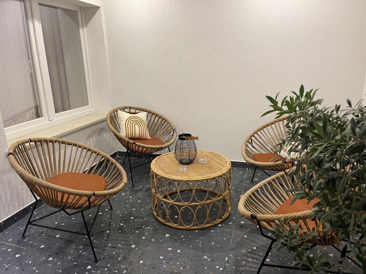 Square Inn Tirana City Center Экстерьер фото