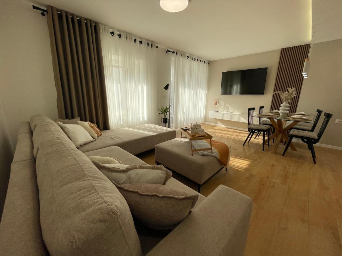 Square Inn Tirana City Center Экстерьер фото