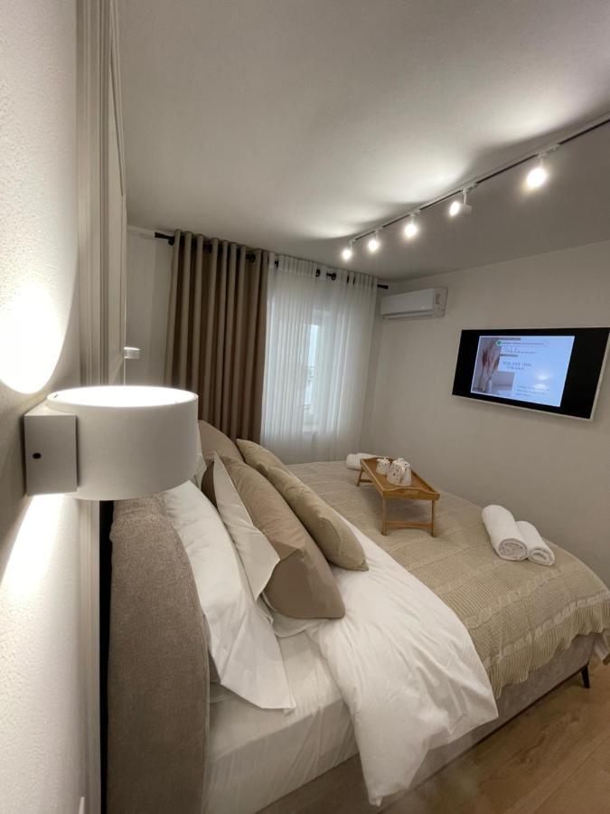 Square Inn Tirana City Center Экстерьер фото